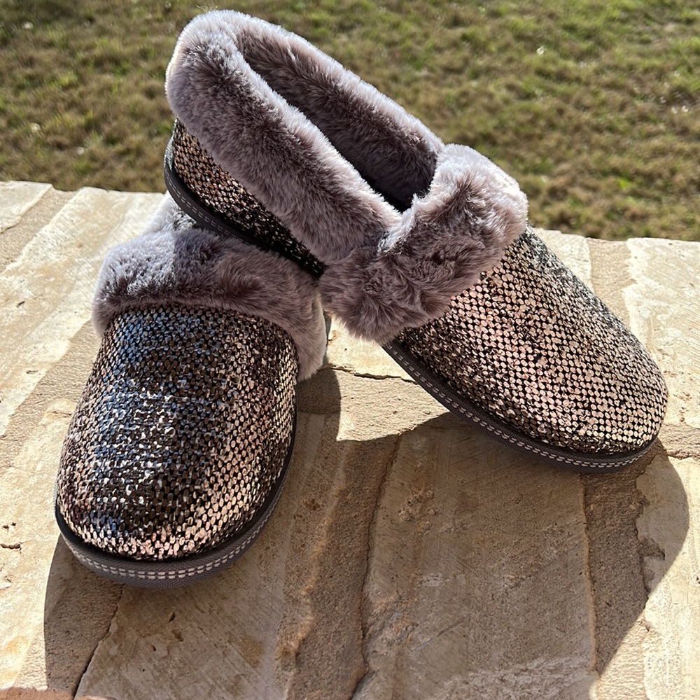 NEW Skechers Women’s Cozy Campfire Dream Glam Pewter Slippers, Size 11 W… - Picture 8 of 13